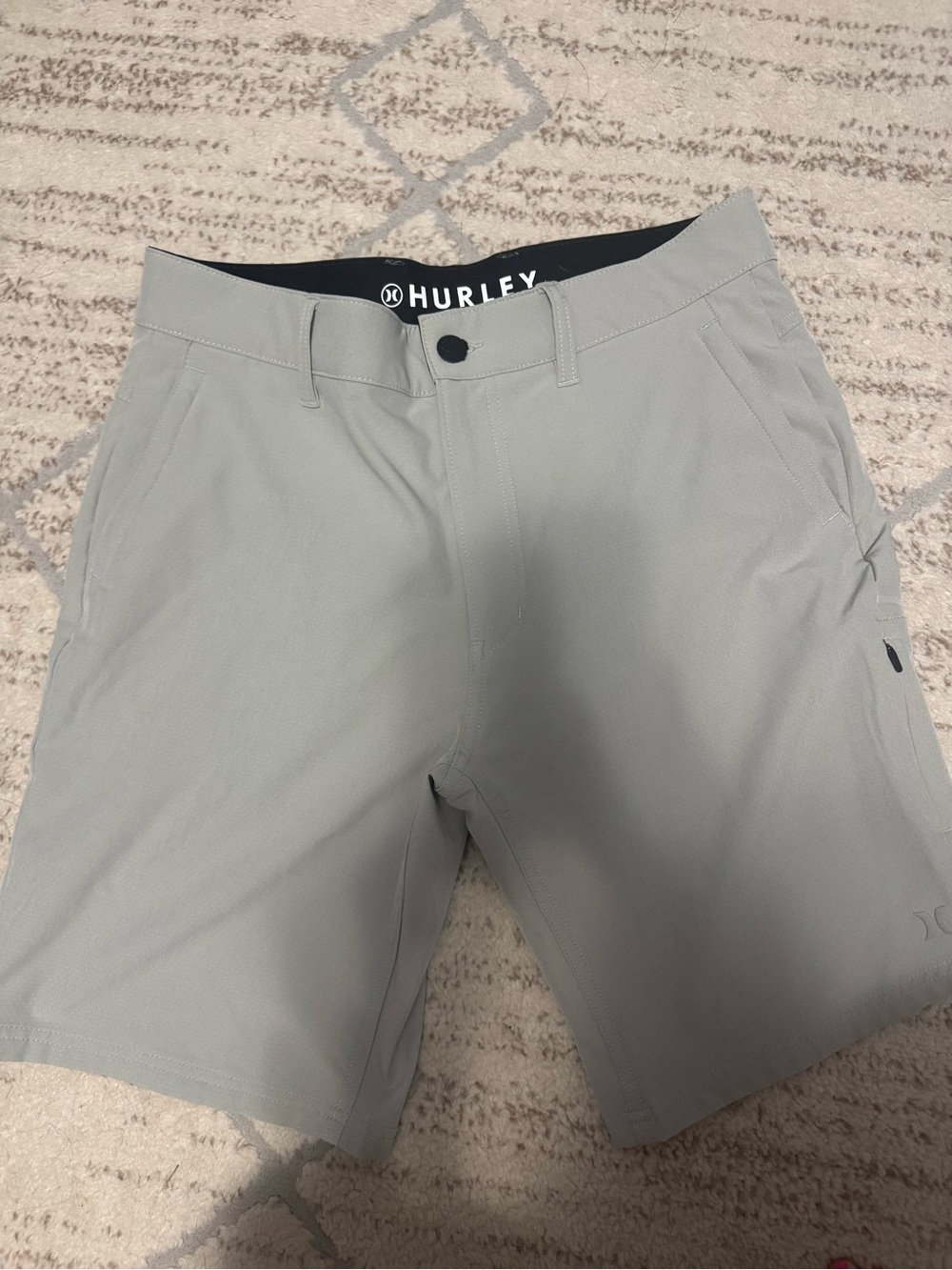 Hurley Men's Light Gray Flat Front Performance Shorts - size 32